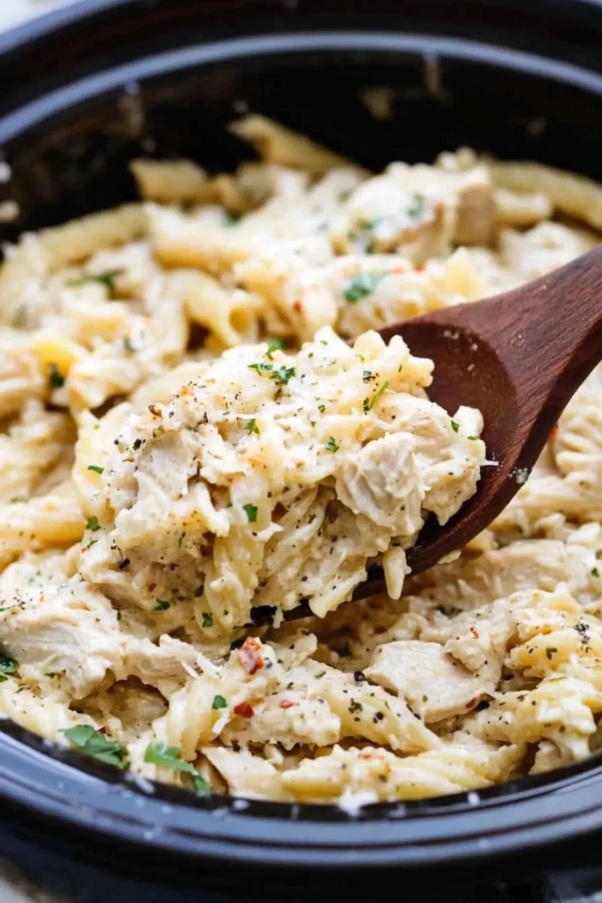 Crockpot Parmesan Garlic Chicken Pasta