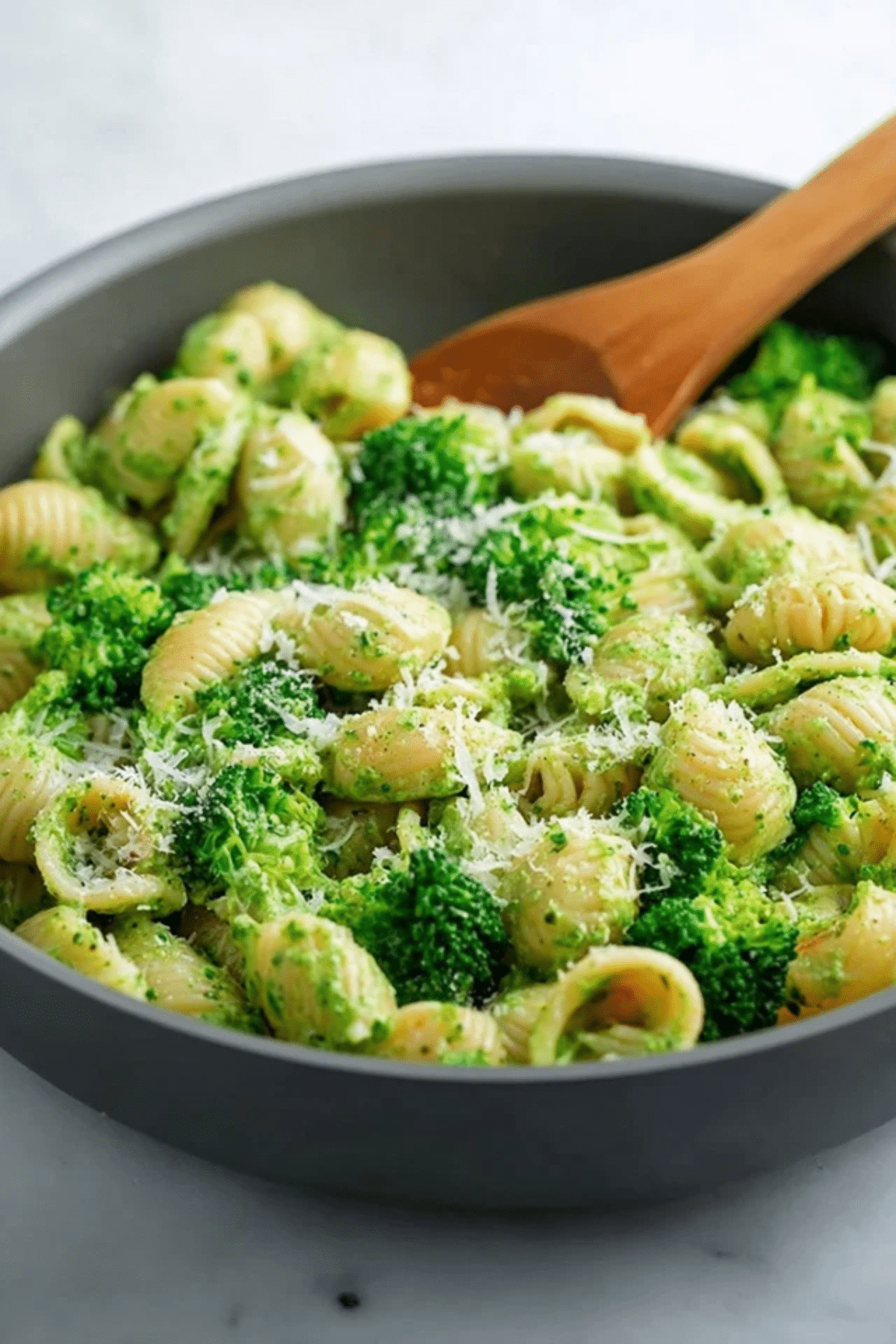 Healthy Broccoli Pasta