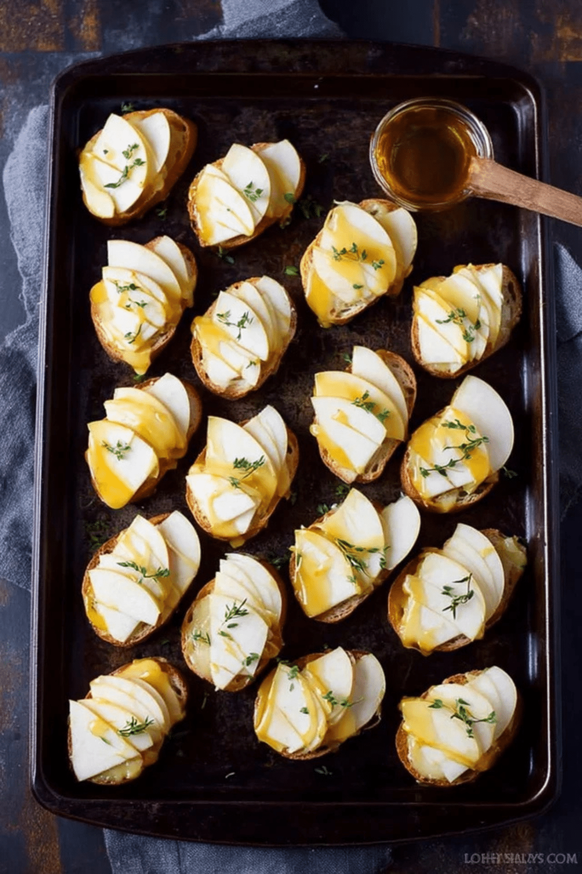 Smoked Gouda & Apple Crostini