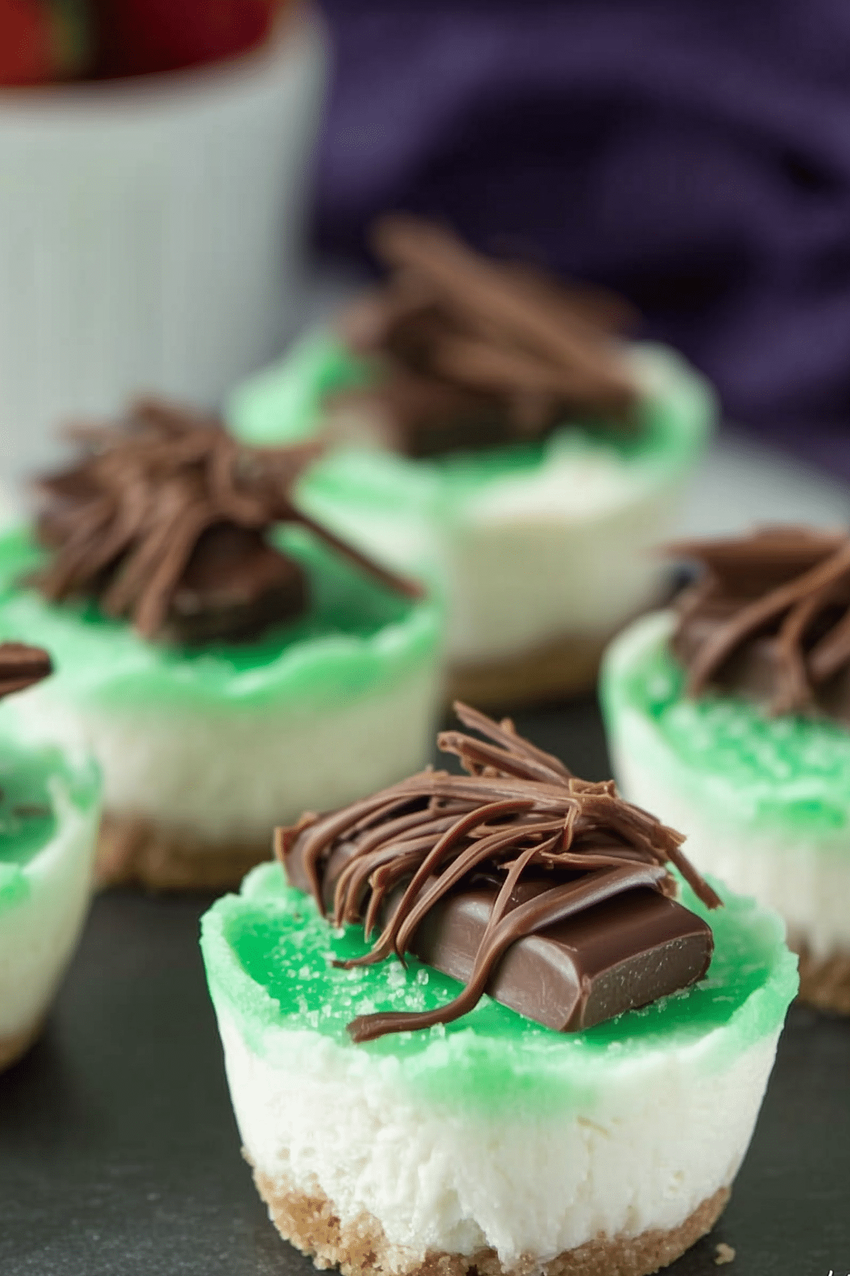 creamy no bake mini cheesecakes with chocolate topping